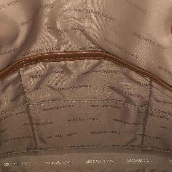 MICHAEL KORS White & Grey Jet Set Coated Canvas and Brown Leather Shoulder Bag - Picture 7 of 17